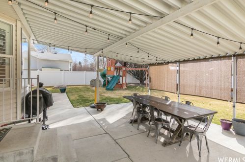 9178 Teton Est Dr, Taylorsville UT 84088-2311 exterior