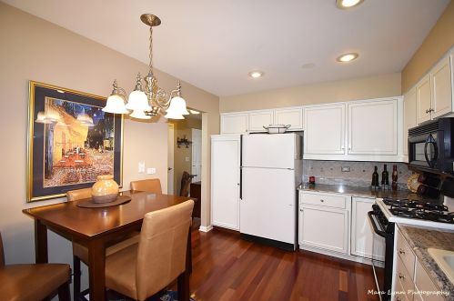 1304 Coldspring Rd, Carol Stream IL  60188-2989 exterior