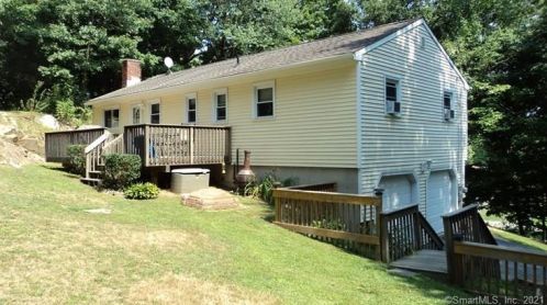 33 Kings Hwy, Huntington, CT 06484-2928