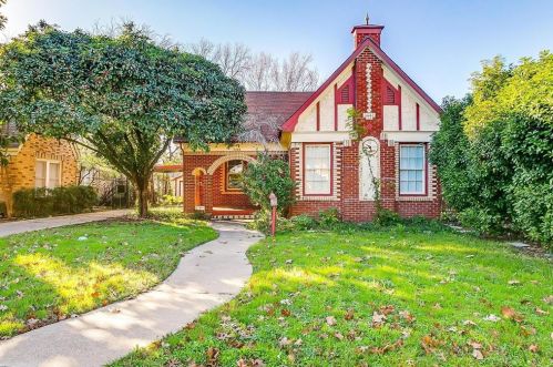 3248 Rogers Ave, Fort Worth TX  76109-2258 exterior