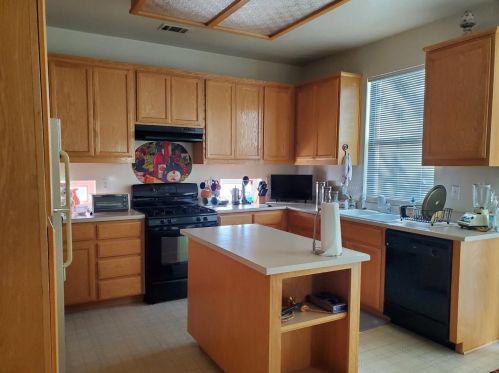 1153 Syracuse Ln, Manteca, CA 95336-2990