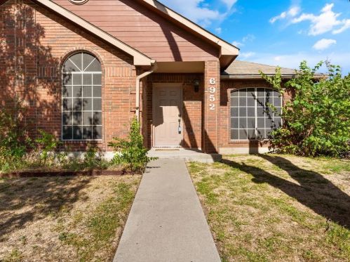 6952 Bentley Ave, Fort Worth, TX 76137-3332