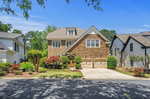 2507 Brookline Cir, Atlanta GA  30319-3690 exterior