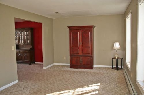 6 Steepleview Dr, East Hampton, CT 06424-1113