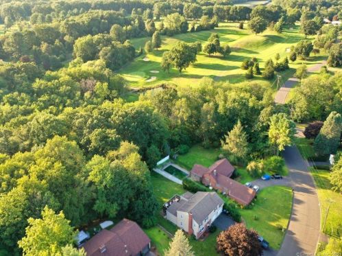 32 Stocking Brook Rd, Kensington, CT 06037-3427
