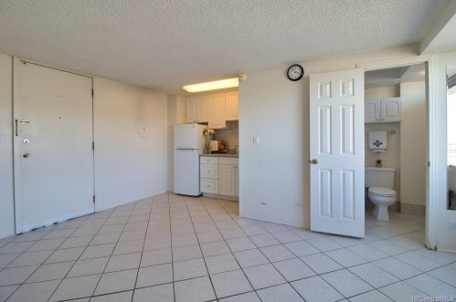 2888 Ala Ilima St, Honolulu HI  96818-5220 exterior