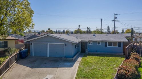 818 Jahns Ct, Manteca, CA 95337-5316