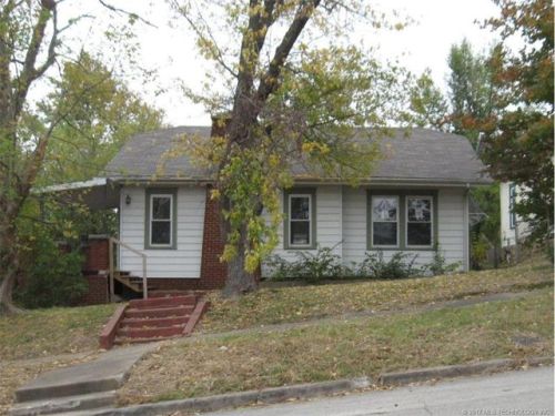 316 14th St, Bowring, OK 74056-2214