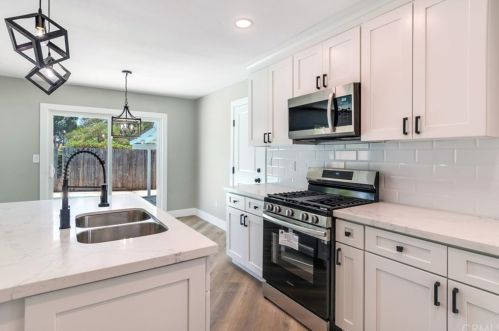 8536 Basswood Ave, Riverside CA  92504-2827 exterior