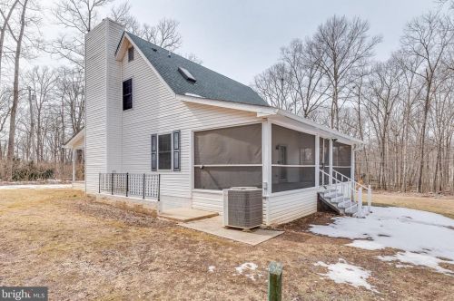 165 Gingerbread Ln, Harpers Ferry WV 25425-5591 exterior