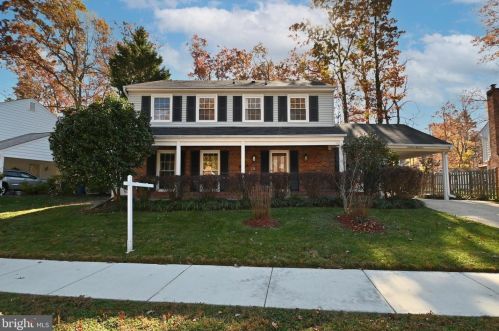 6153 Roxbury Ave, Springfield VA  22152-1625 exterior