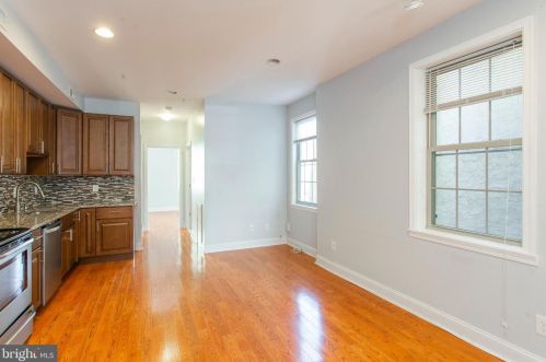 2534 Amber St, Philadelphia, PA 19125-1738