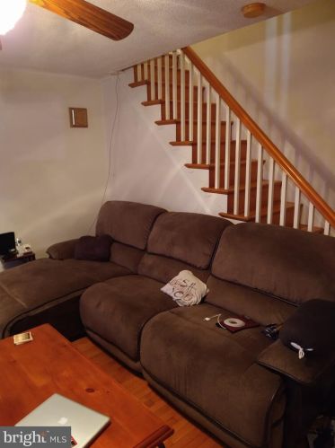 4238 Marple St, Philadelphia, PA 19136-3609