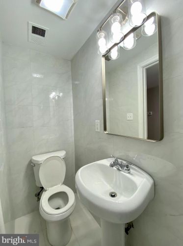 1848 17th St, Philadelphia PA  19145-2147 exterior