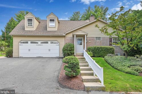 111 School House Rd, Lancaster PA  17603-6523 exterior