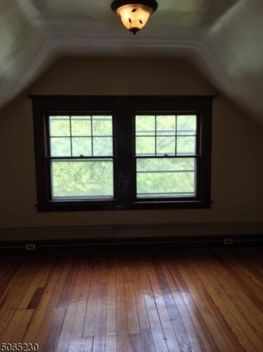 35 Montclair Ave, Montclair, NJ 07042-4003
