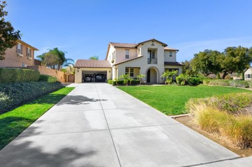 16093 Sierra Heights Dr, Riverside CA  92503-8449 exterior
