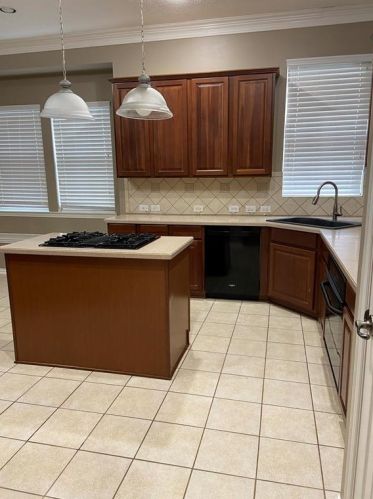 2500 Amy Lee Dr, Conroe TX  77304-5003 exterior