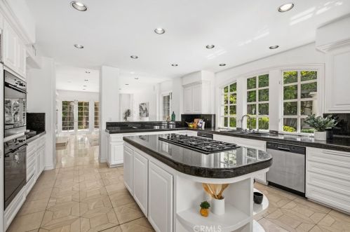 1 Charlotte, Irvine CA  92603-3448 exterior