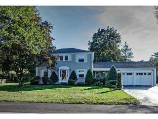 4 Glenfield Rd, Barrington, RI 02806-4022
