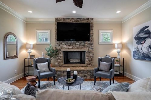 2459 Ellijay Dr, Atlanta GA  30319-3439 exterior