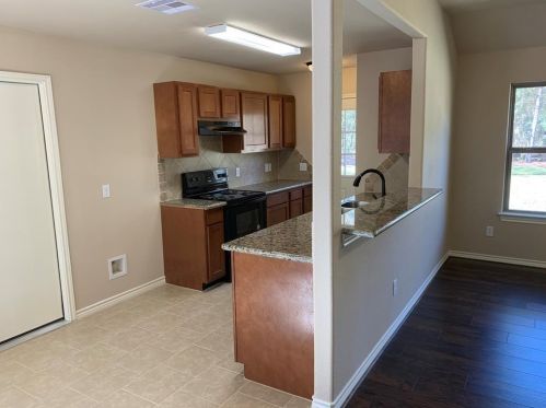 10658 Royal Andrews Dr, Conroe TX  77303-2672 exterior
