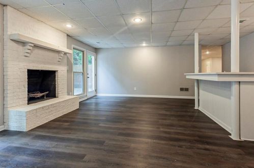 810 Mabry Rd, Atlanta GA  30328-2662 exterior