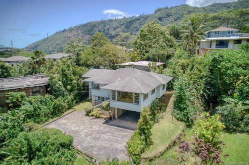 3680 Alani Dr, Honolulu HI  96822-1414 exterior