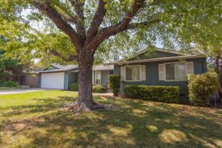 2648 Ivy Hill Dr, Redding, CA 96002-1765