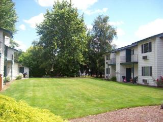 17726 Division St, Portland OR  97236-1062 exterior