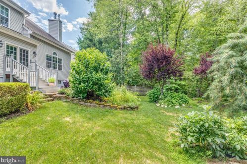 13 Colts Run Rd, Princeton NJ  08540-8593 exterior