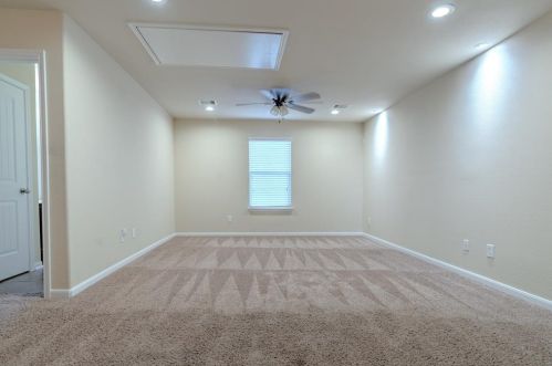 1736 Park Oak Dr, Conroe TX  77304-1776 exterior