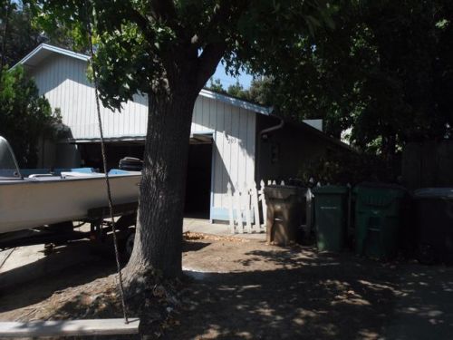 203 Donner Dr, Lodi, CA 95240-0668