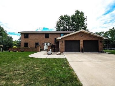 4306 Leonore Dr, Decatur, IL 62526-1134