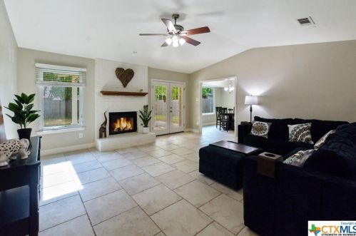 12215 Arrowwood Dr, Austin TX  78727-5868 exterior