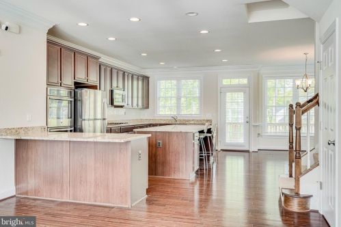 7892 Carbondale Way, Springfield VA  22153 exterior