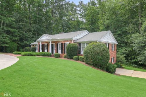 1 Fontaine Dr, Newnan, GA 30263-1100