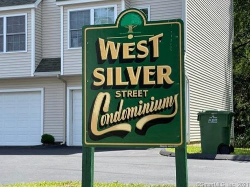 25 Silver St, Middletown, CT 06457-3826