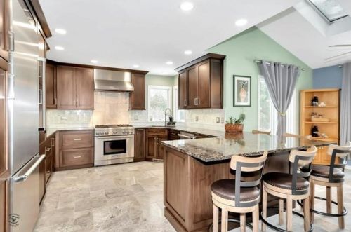 3203 Bennett Dr, Naperville, IL 60564-4167