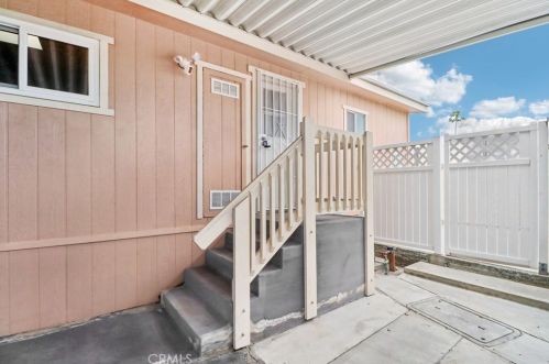 20701 Beach Blvd, Huntington Beach CA  92648-4908 exterior
