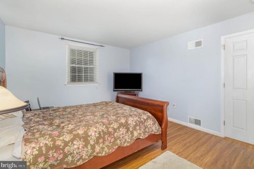 102 Suncrest Rd, Lancaster PA  17601-4834 exterior