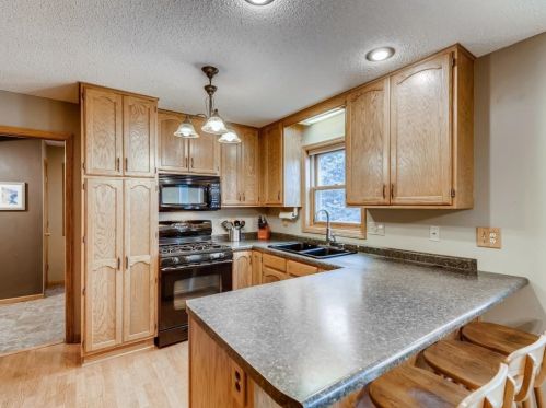 2682 Germain Ct, Saint Paul, MN 55109-1136