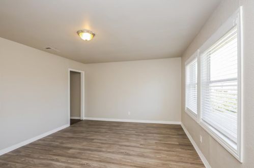 500 Crandle Dr, Fort Worth TX  76108-2437 exterior