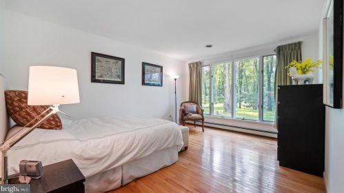 69 Bayberry Rd, Princeton NJ  08540-7418 exterior