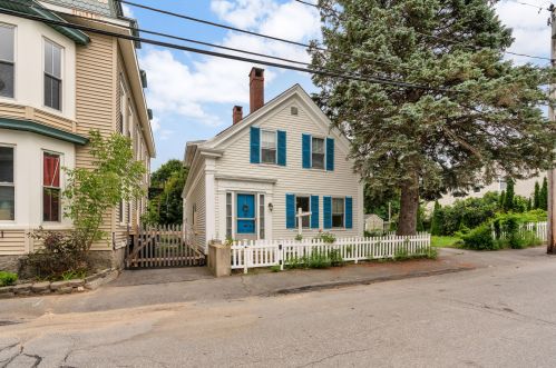 9 Wentworth St, Biddeford, ME 04005-3124