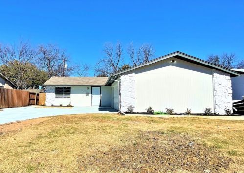 1221 Fairmont St, Irving TX  75062-6653 exterior