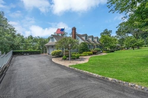 1107 Sky Hill Rd, Bridgewater, NJ 08807-1241