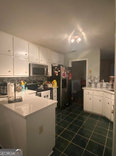 412 Northwind Way, Stockbridge GA  30281-6252 exterior