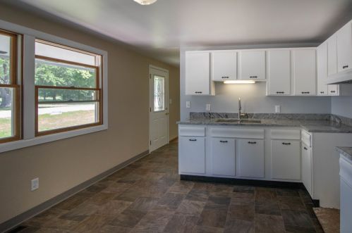 510 Maplewood Dr, Sycamore IL  60178-1212 exterior