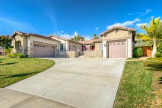 813 Hidden View Ln, Escondido, CA 92027-4548